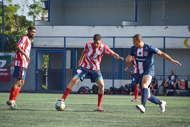 14场0球！全队最低分！皇马1.5亿巨星已59天没进球 向对手竖3手指